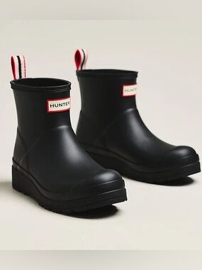 NIB PLAY Short Rain Boots by Hunter in Black, Size: 9